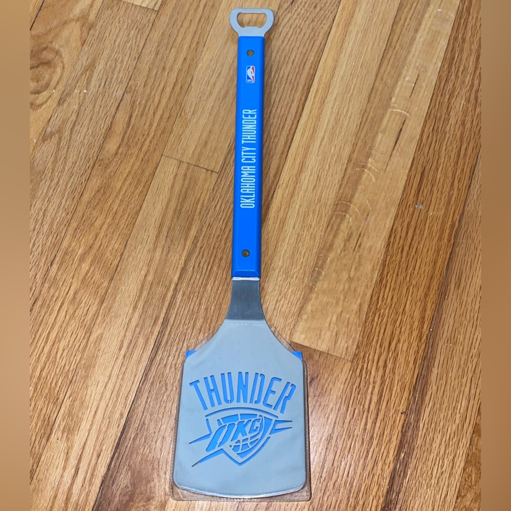 NBA Oklahoma Thunder Sportula. Brand new. Great gift for dad!